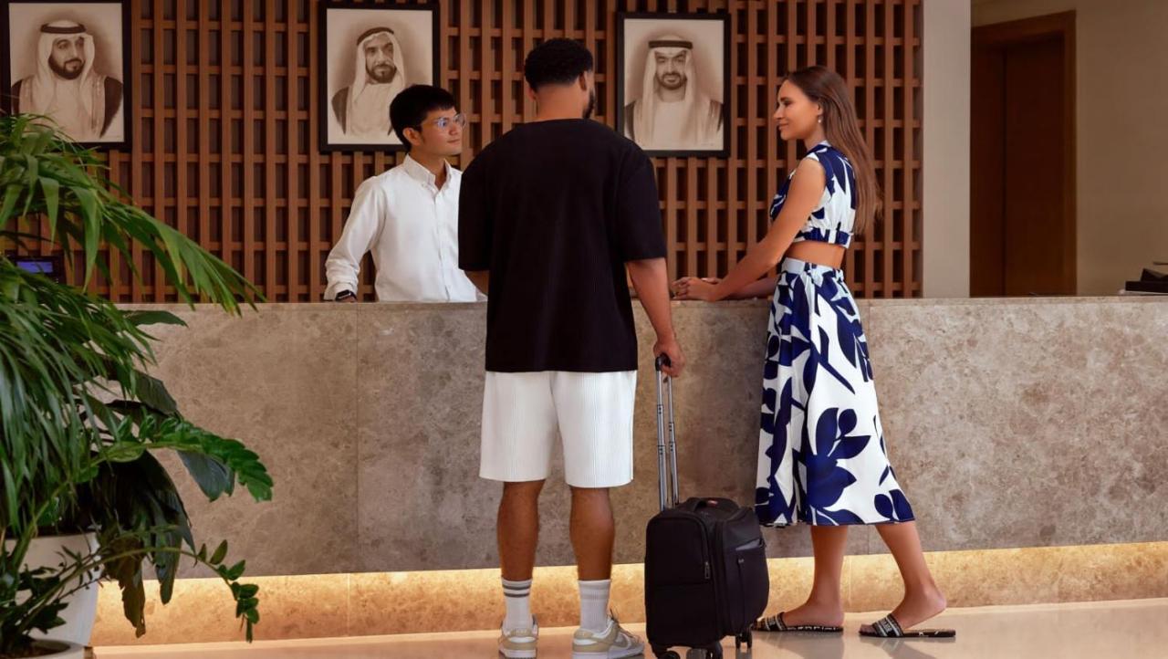 Andalus Al Seef Resort & Spa Абу Даби Екстериор снимка